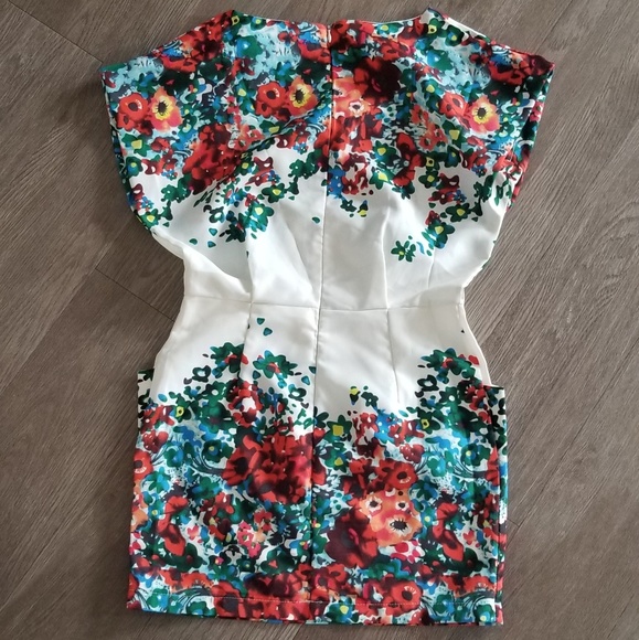 Floral dress inspired by the runway - Picture 4 of 4